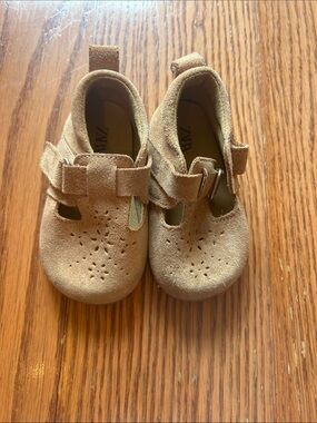 Zara Toddler Suede Mary Jane Shoes in Tan made in Spain